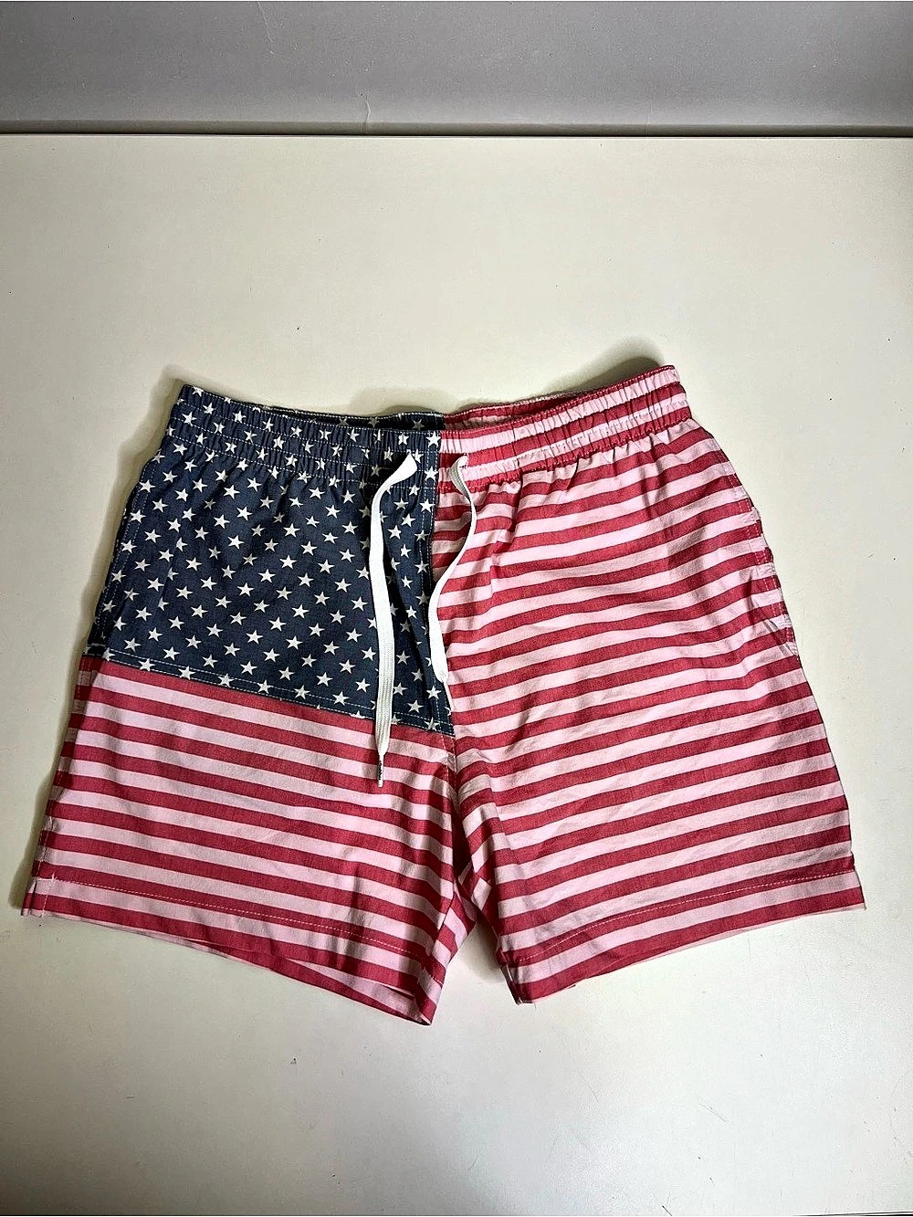 Chubbies The Lone Stars 5.5" Classic Lined Swim Trunk Swim Trunks Medium